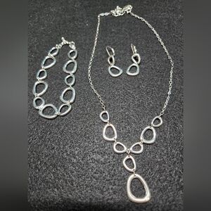 Elegant Silver Jewelry Set